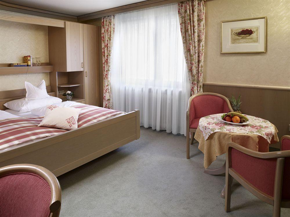 Flair Hotel Adlerbad 바트 페테르스탈-그리스바흐 외부 사진