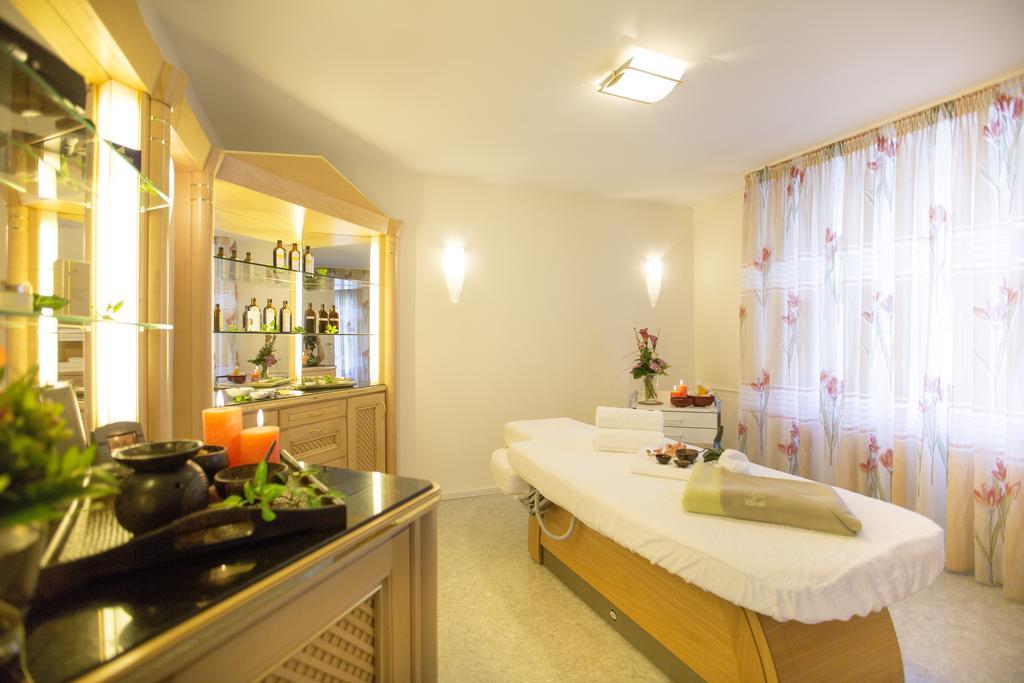Flair Hotel Adlerbad 바트 페테르스탈-그리스바흐 외부 사진