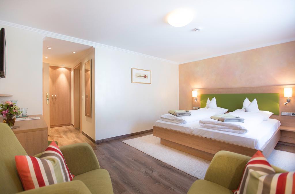 Flair Hotel Adlerbad 바트 페테르스탈-그리스바흐 외부 사진